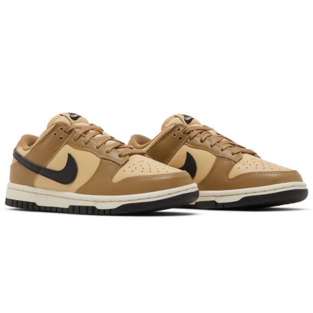 Nike dunks. Sold out on SNKRS!